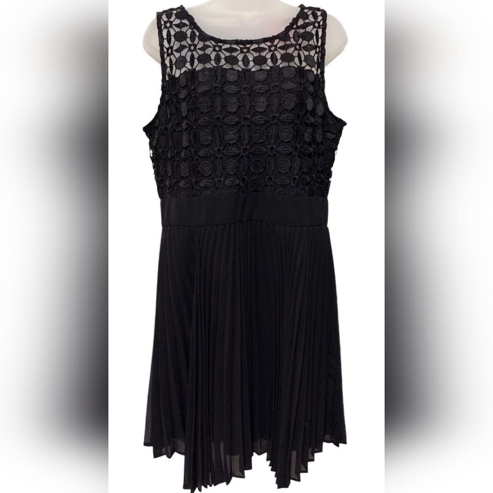 CHELSEA & VIOLET Beautiful Special Occasion Black Dress